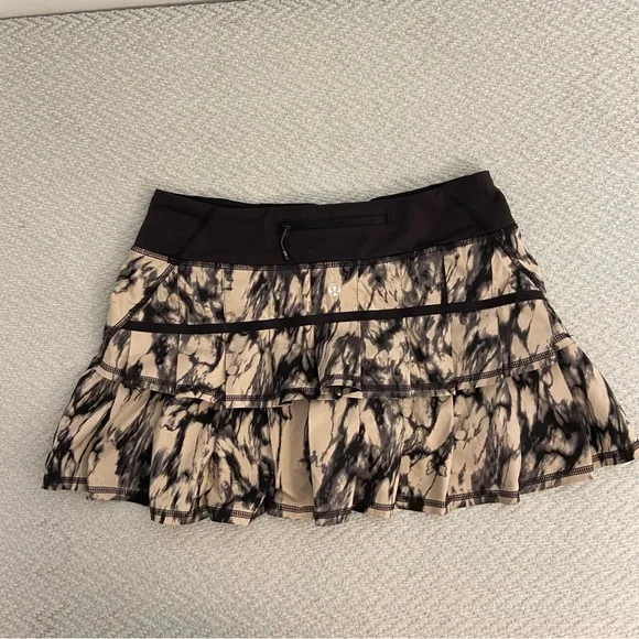 Lululemon Run: Pace Setter Skirt Size 6 - Picture 2 of 8
